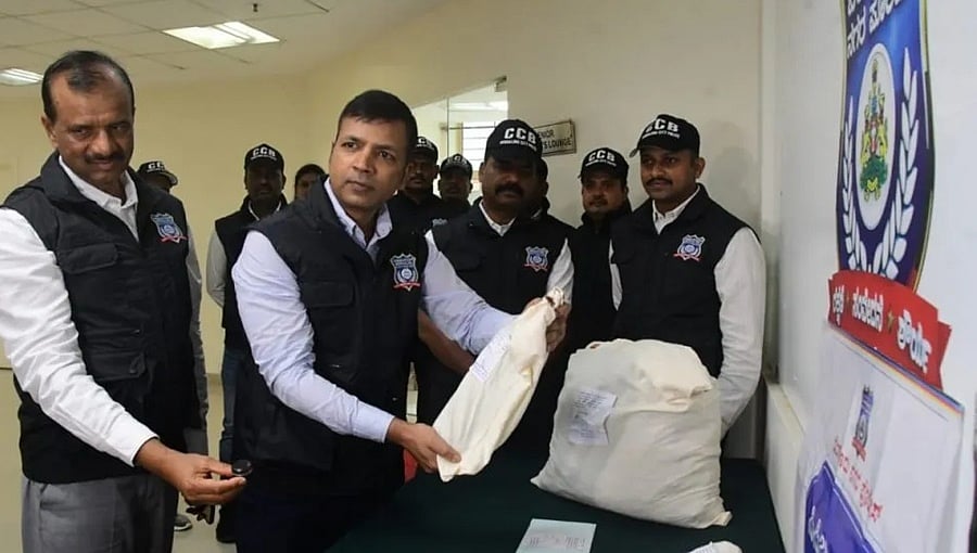 ಬೆಂಗಳೂರು: ಅಲೆಮಾರಿಗಳ ಗ್ಯಾಂಗ್ ಪತ್ತೆ; 4 ಕೋಟಿ ರೂ. ಮೌಲ್ಯದ ಗಾಂಜಾ ವಶ!