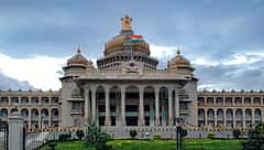 ಕನ್ನಡ ಅಭಿವೃದ್ಧಿ ಪ್ರಾಧಿಕಾರದ ಅಧ್ಯಕ್ಷರಾಗಿ ಪುರುಷೋತ್ತ ಬಿಳಿಮಲೆ, ಸಾಹಿತ್ಯ ಅಕಾಡೆಮಿ ಅಧ್ಯಕ್ಷರಾಗಿ ಮುಕುಂದರಾಜ್ ನೇಮಕ