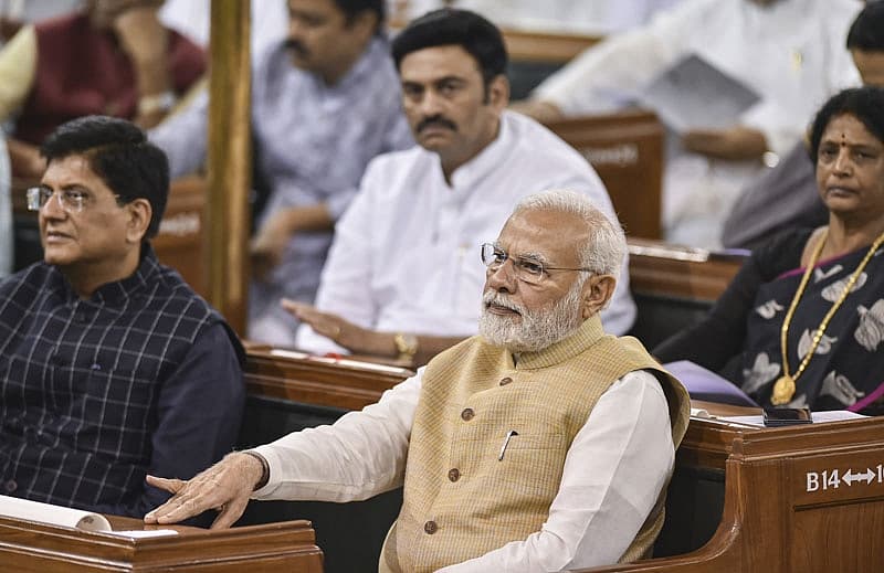 ಪ್ರಧಾನಿ ನರೇಂದ್ರ ಮೋದಿ ಆಯೋಜಿಸಿದ ಬೀಳ್ಗೊಡುಗೆ ಹಾಗೂ ಔತಣಕೂಟ ಕಾರ್ಯಕ್ರಮದಲ್ಲಿ ನಿರ್ಗಮಿತ ರಾಷ್ಟ್ರಪತಿ ರಾಮನಾಥ್ ಕೋವಿಂದ್ ಅವರು ಪಾಲ್ಗೊಂಡಿದ್ದರು.