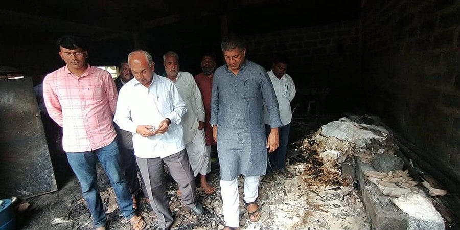 ಹುಬ್ಬಳ್ಳಿ ಫ್ಯಾಕ್ಟರಿ ಬೆಂಕಿ: ಆಸ್ಪತ್ರೆಯಲ್ಲಿ ಮೂವರ ಸಾವು