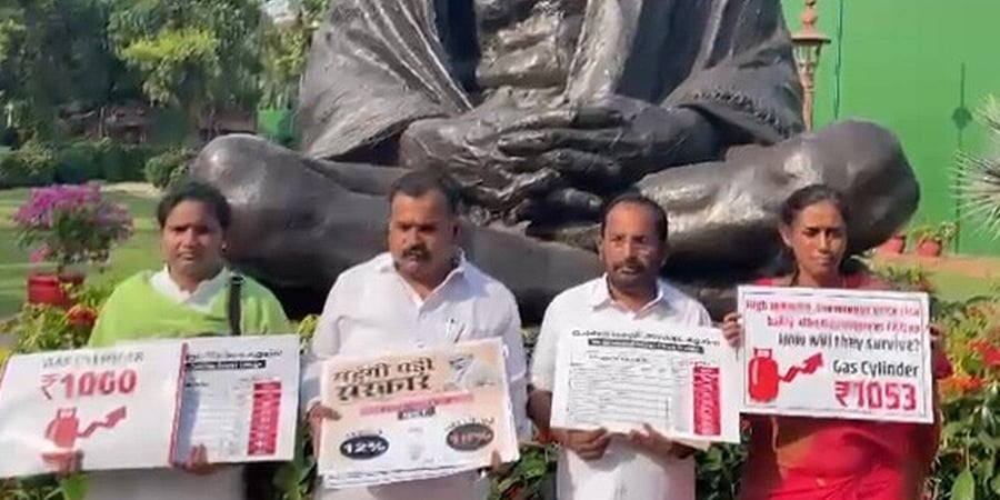 ಲೋಕಸಭೆ ಕಲಾಪಕ್ಕೆ ಅಡ್ಡಿ: ನಾಲ್ವರು ಕಾಂಗ್ರೆಸ್ ಸಂಸದರು ಅಮಾನತು