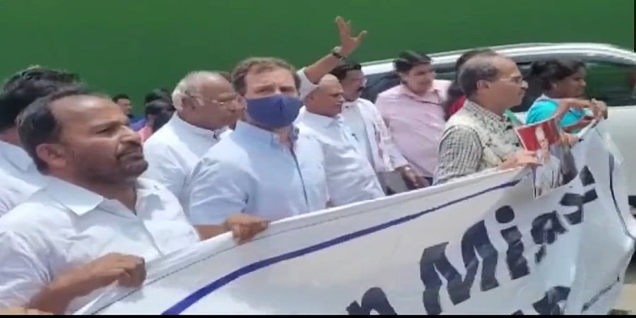 ಸೋನಿಯಾ ಇಡಿ ತನಿಖೆಗೆ ವಿರೋಧ, ಕಾಂಗ್ರೆಸ್ ಪ್ರತಿಭಟನಾ ಮೆರವಣಿಗೆ, ರಾಹುಲ್ ಸೇರಿ ಹಲವು ಮುಖಂಡರ ಬಂಧನ