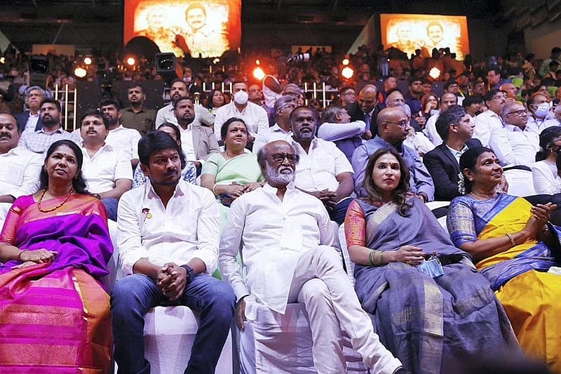 44 ನೇ ಚೆಸ್ ಒಲಂಪಿಯಾಡ್ ನಲ್ಲಿ ಡಿಎಂಕೆ ಸಂಸದೆ ಕನಿಮೋಳಿ, ಉದಯನಿಧಿ ಸ್ಟ್ಯಾಲಿನ್, ರಜನಿಕಾಂತ್ ಸೇರಿದಂತೆ ಹಲವು ಗಣ್ಯರು ಭಾಗಿಯಾಗಿದ್ದರು.