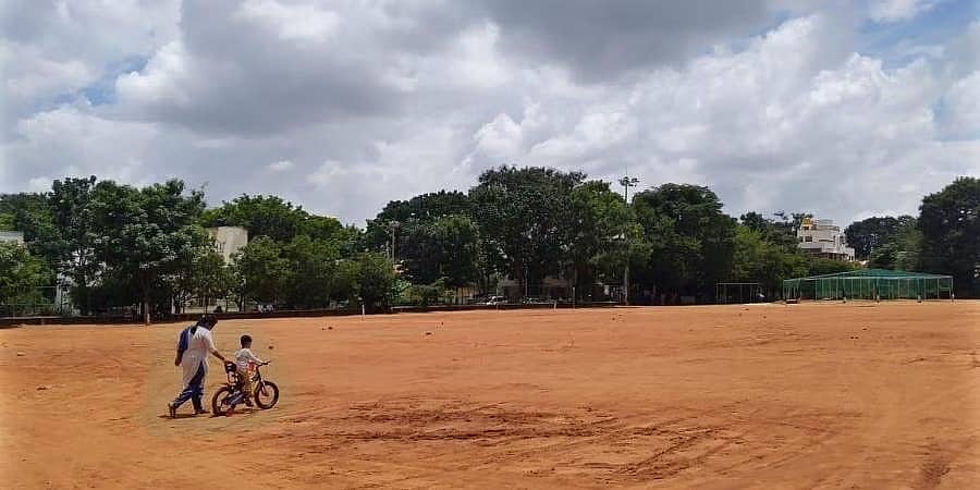 ಬೆಂಗಳೂರು: ವಿದ್ಯಾರಣಪುರಂನ ಆಟದ ಮೈದಾನದಲ್ಲಿ ಪಬ್ಲಿಕ್ ಟಾಯ್ಲೆಟ್ ಗಾಗಿ ವರ್ಷಗಳಿಂದ ಮಹಿಳೆಯ ಹೋರಾಟ!