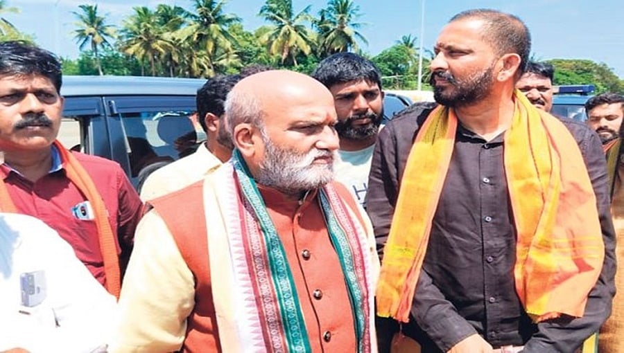 ಪ್ರವೀಣ್ ನೆಟ್ಟಾರು ಹತ್ಯೆ: ಪ್ರಮೋದ್ ಮುತಾಲಿಕ್ ದಕ್ಷಿಣ ಕನ್ನಡ ಪ್ರವೇಶಕ್ಕೆ ಇದ್ದ ನಿರ್ಬಂಧ ರದ್ದುಗೊಳಿಸಿದ ಹೈಕೋರ್ಟ್