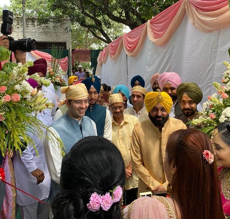ವಿವಾಹ ಕಾರ್ಯಕ್ರಮದ ಸಂಪ್ರದಾಯದಲ್ಲಿ ಗಣ್ಯರು