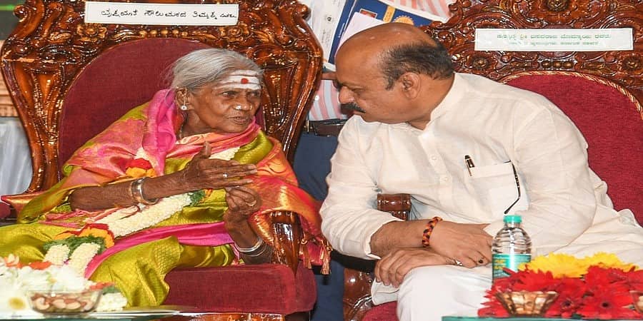 ಸಾಲುಮರದ ತಿಮ್ಮಕ್ಕರನ್ನು 'ಪರಿಸರ ರಾಯಭಾರಿ'ಯಾಗಿ ಘೋಷಿಸಿ ಸಂಪುಟ ದರ್ಜೆ ಸ್ಥಾನಮಾನ: ರಾಜ್ಯ ಸರ್ಕಾರ ಆದೇಶ