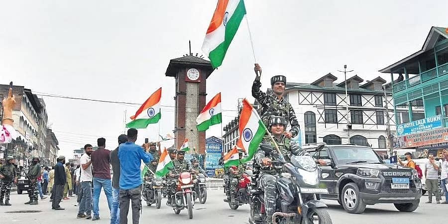 150 ಪಾರಂಪರಿಕ ತಾಣಗಳಲ್ಲಿ ಪ್ರತಿನಿತ್ಯ ಹಾರಲಿರುವ ತಿರಂಗ!