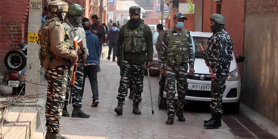 ಭಯೋತ್ಪಾದನೆಗೆ ಆರ್ಥಿಕ ನೆರವು: ಬಿಟ್ಟಾ ಕರಾಟೆ ಪತ್ನಿ ಸೇರಿ 4 ಸರ್ಕಾರಿ ನೌಕರರ ವಜಾ!