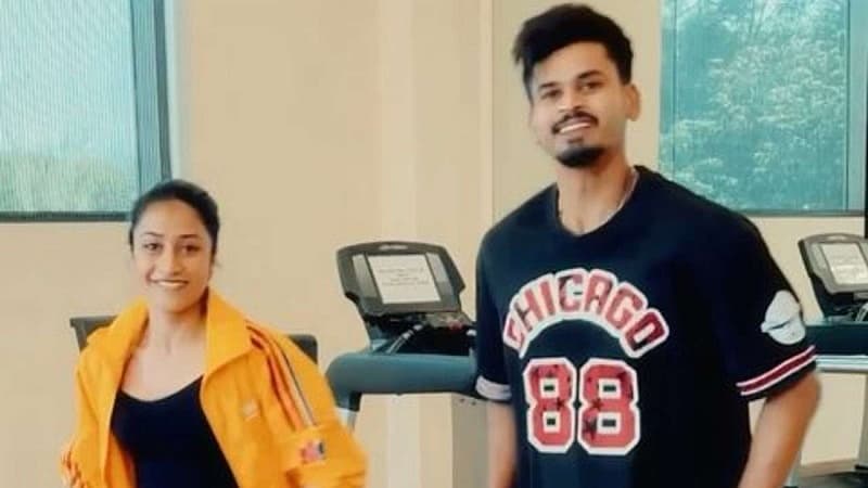 ಇದರ ಮಧ್ಯೆ ಕ್ರಿಕೆಟರ್ ಶ್ರೇಯಸ್ ಅಯ್ಯರ್ ಅವರ ಹೆಸರನ್ನು ಎಳೆದು ತರಲಾಗುತ್ತಿದೆ. ಇದಕ್ಕೆ ಕಾರಣವಾಗಿದ್ದು ಧನಶ್ರೀ ಮತ್ತು ಶ್ರೇಯಸ್ ನಡುವಿನ ಹಾಟ್ ನೃತ್ಯಗಳು.