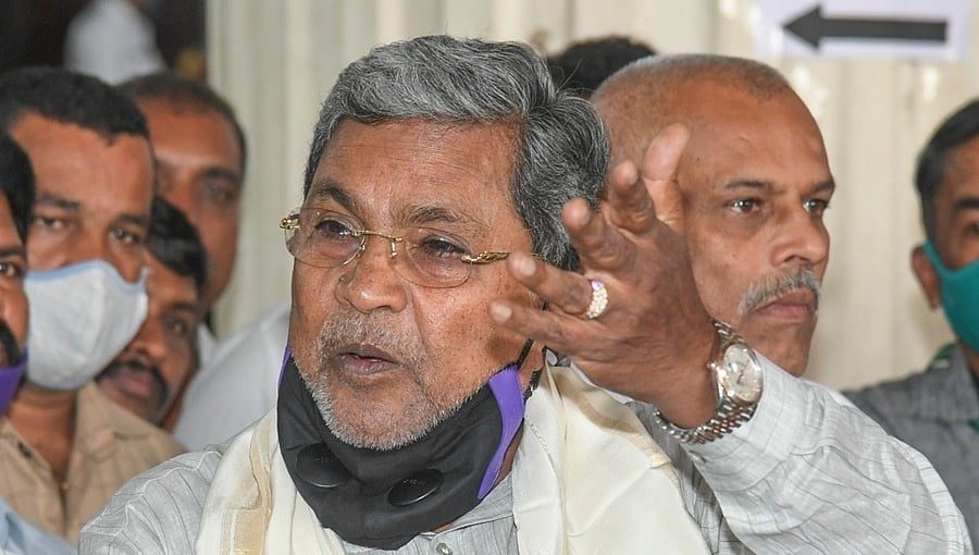 ದೇವರು ಇಂಥದ್ದನ್ನೇ ತಿಂದು ಬಾ ಎಂದು ಹೇಳಿದ್ದಾರಾ ಎಂದ ಸಿದ್ದರಾಮಯ್ಯ, ಅವರು ಮಾಂಸಾಹಾರ ಸೇವಿಸಿಲ್ಲ ಎಂದ ವೀಣಾ ಅಚ್ಚಯ್ಯ!