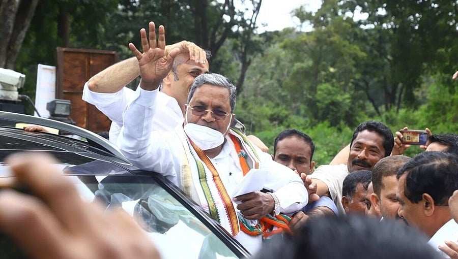 ಮಡಿಕೇರಿಯಲ್ಲಿ ಸಿದ್ದರಾಮಯ್ಯ ಮೇಲೆ ಚಾಕುವಿನಿಂದ ಹಲ್ಲೆ ನಡೆಸಲು ಯತ್ನಿಸಲಾಗಿತ್ತು: ಎಂ ಲಕ್ಷ್ಮಣ್ ಗಂಭೀರ ಆರೋಪ