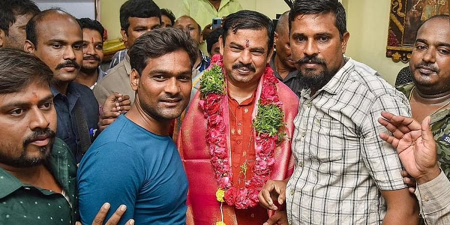 ಪ್ರವಾದಿ ವಿರುದ್ಧ ಹೇಳಿಕೆ: ಬಿಜೆಪಿಯಿಂದ ಅಮಾನತುಗೊಂಡ ತೆಲಂಗಾಣ ಶಾಸಕ ರಾಜಾ ಸಿಂಗ್ ಬಿಡುಗಡೆ!