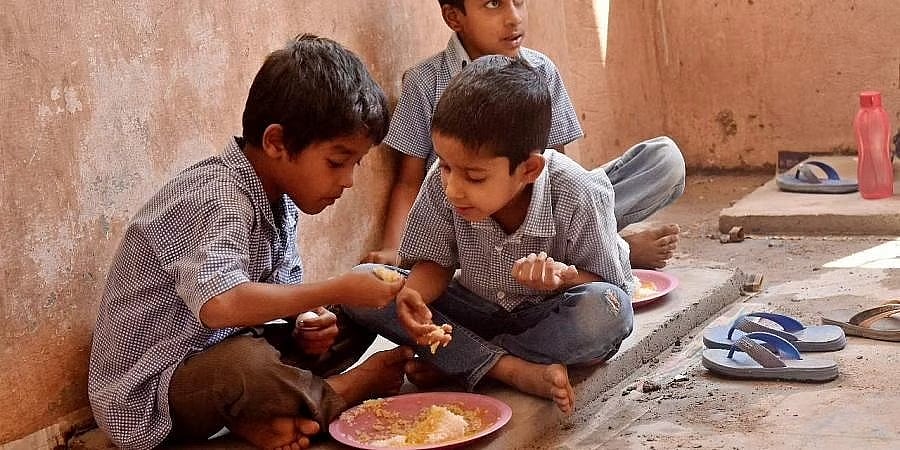 ಶ್ರಾವಣ ಮಾಸ: ಶಾಲಾ ಮಕ್ಕಳಿಗೆ ಮಧ್ಯಾಹ್ನ ಬಿಸಿಯೂಟದಲ್ಲಿ ಮುಂದಿನ ತಿಂಗಳಿನಿಂದ ಮೊಟ್ಟೆ ವಿತರಣೆ, ವಿವಾದ ಹುಟ್ಟಿಸಿದ ತೇಜಸ್ವಿನಿ ಅನಂತ್ ಕುಮಾರ್ ಟ್ವೀಟ್-ಸರ್ಕಾರಕ್ಕೆ ಪತ್ರ