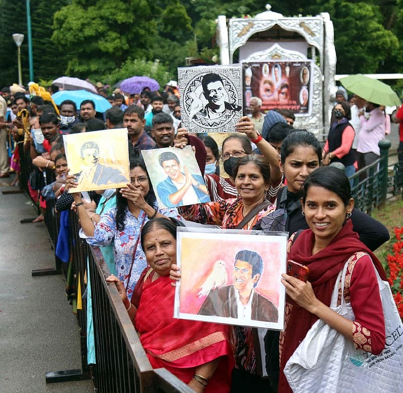 ಸಮವಸ್ತ್ರ ಧರಿಸಿ ಬರುವ ಶಾಲಾ ಮಕ್ಕಳಿಗೆ ಈ ಪ್ರದರ್ಶನ ಉಚಿತವಾಗಿರಲಿದ್ದು, ಪಾರ್ಕಿಂಗ್ ವ್ಯವಸ್ಥೆ ಲಭ್ಯವಿದೆ.
