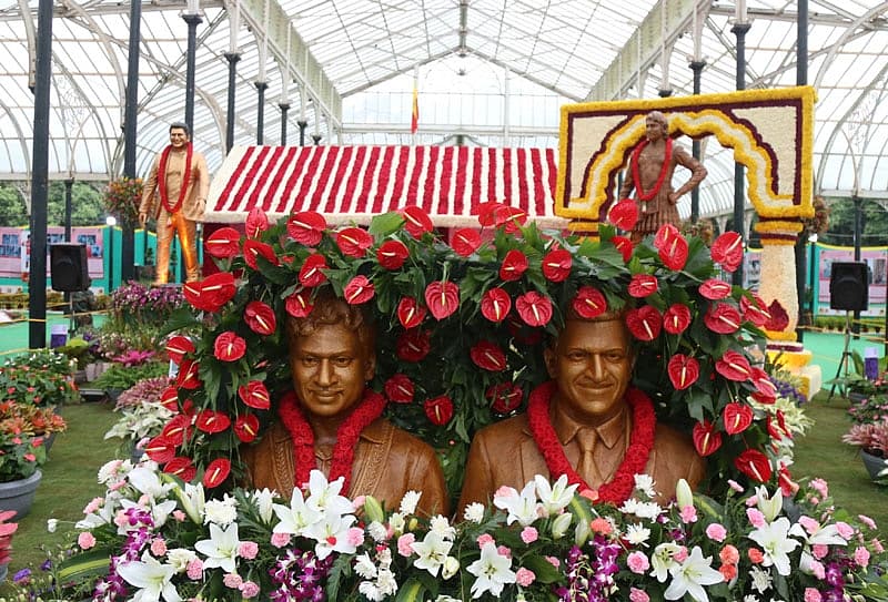 ಆ.15 ವರೆಗೆ ಈ ಪುಷ್ಪ ಪ್ರದರ್ಶನ ನಡೆಯಲಿದ್ದು, ಸಾಮಾನ್ಯ ದಿನಗಳಲ್ಲಿ ಟಿಕೆಟ್ ದರ 70 ರೂಪಾಯಿಗಳಿದ್ದರೆ, ವಾರಂತ್ಯದಲ್ಲಿ 75 ರೂಪಾಯಿಗಳನ್ನು ನಿಗದಿಪಡಿಸಲಾಗಿದೆ ಎಂದು ತೋಟಗಾರಿಕೆ ಇಲಾಖೆ ಸಚಿವ ಮುನಿರತ್ನ ಹೇಳಿದ್ದಾರೆ.