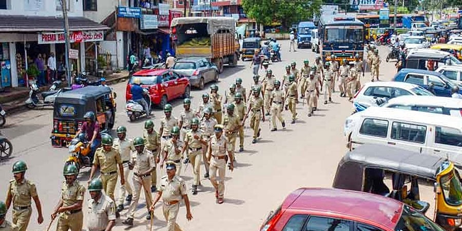 ಕರಾವಳಿಯಲ್ಲಿ ನಿರ್ಬಂಧ ಸಡಿಲಿಕೆ: ನೈಟ್ ಕರ್ಫ್ಯೂ ತೆರವು, ಸೆಕ್ಷನ್ 144 ಮುಂದುವರಿಕೆ: ಡಿಸಿ ಕೆ.ವಿ. ರಾಜೇಂದ್ರ