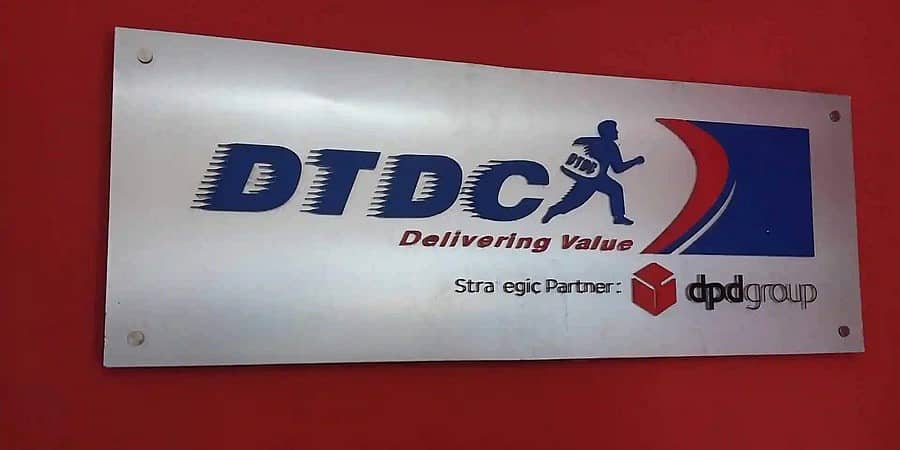 ಬೆಂಗಳೂರು: ವಿವಾಹಕ್ಕಾಗಿ ನಿಗದಿತ ಸಮಯಕ್ಕೆ ಡೆಲಿವರಿ ಆಗದ ಸೂಟ್, ದುಬಾರಿ ಬೆಲೆ ತೆರಬೇಕಾಯ್ತು ಡಿಟಿಡಿಸಿ!