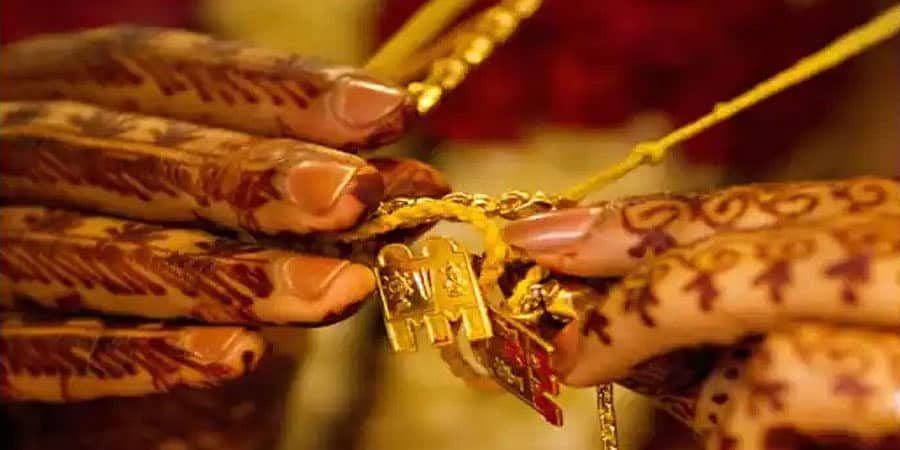 ಬೇರೊಬ್ಬನೊಂದಿಗೆ ಪ್ರಿಯತಮೆ ವಿವಾಹ: ಮುಹೂರ್ತದ ವೇಳೆ ತಾಳಿ ಕಸಿದು ತಾನೇ ಕಟ್ಟಲು ಮುಂದಾದ ಪ್ರೇಮಿ! ಮುಂದಾಗಿದ್ದೇ ಅಚ್ಚರಿ!!