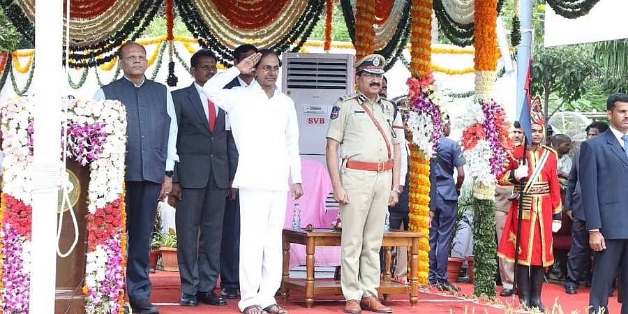 ಕೋಮುವಾದಿ ಶಕ್ತಿಗಳು ಸಮಾಜ ಒಡೆದು, ದ್ವೇಷ ಹರಡಲು ಯತ್ನಿಸುತ್ತಿವೆ; ಜಾಗರೂಕರಾಗಿ: ಕೆಸಿಆರ್ ಎಚ್ಚರಿಕೆ