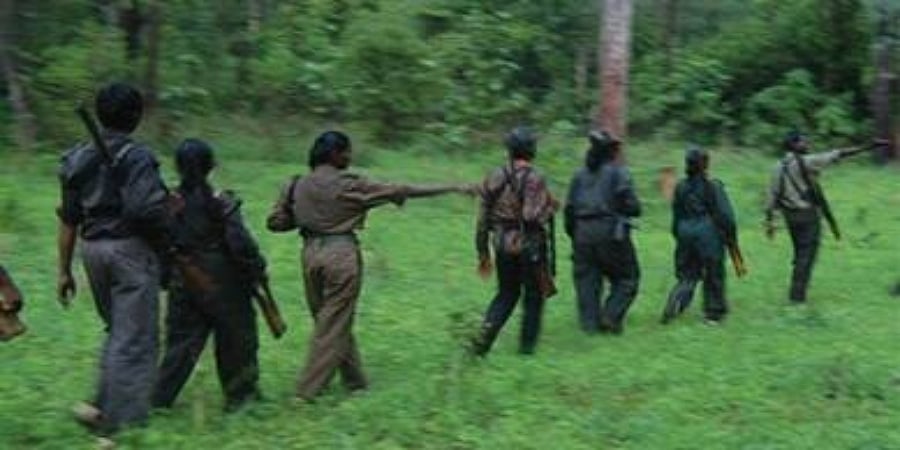 ಒಡಿಶಾ ಪೊಲೀಸರು, ಬಿಎಸ್ಎಫ್ ಮುಂದೆ 700 ಮಾವೋವಾದಿ ಬೆಂಬಲಿಗರು ಶರಣಾಗತಿ