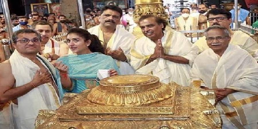 ಕೇರಳ: ಗುರುವಾಯೂರು ದೇವಾಲಯಕ್ಕೆ ಮುಕೇಶ್ ಅಂಬಾನಿ ಭೇಟಿ: 1.5 ಕೋಟಿ ರೂಪಾಯಿ ದೇಣಿಗೆ!