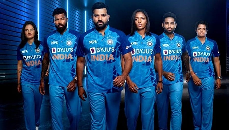 ಟೀಂ ಇಂಡಿಯಾದ ಹೊಸ ಜೆರ್ಸಿ ಅನಾವರಣ: ಹೇಗಿದೆ ನೋಡಿ!
