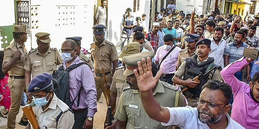 ಎನ್ಐಎ ದಾಳಿ ಖಂಡಿಸಿ ದೇಶಾದ್ಯಂತ ಎಸ್ ಡಿಪಿಐ, ಪಿಎಫ್ ಐ ಪ್ರತಿಭಟನೆ; 100ಕ್ಕೂ ಹೆಚ್ಚು ಸದಸ್ಯರ ಬಂಧನ