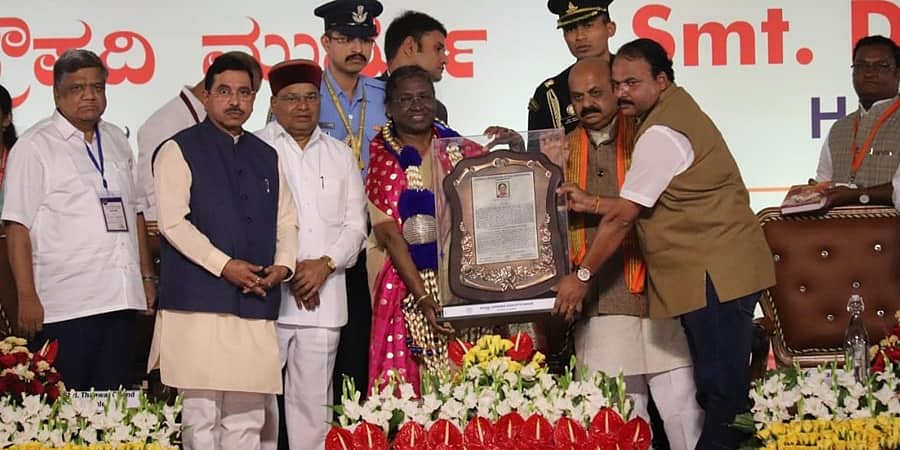 ನಾವೆಲ್ಲ ಆತ್ಮನಿರ್ಭರ ಭಾರತಕ್ಕೆ ಸಂಕಲ್ಪ ಮಾಡೋಣ: ಹುಬ್ಬಳ್ಳಿಯಲ್ಲಿ ದ್ರೌಪದಿ ಮುರ್ಮು