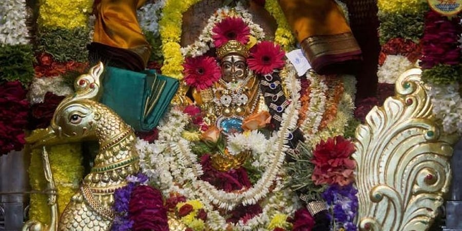 ನವರಾತ್ರಿಯಲ್ಲಿ ಶಾರದಾಂಬೆಗೆ ಒಂಭತ್ತು ದಿನ ವಿವಿಧ ಅಲಂಕಾರ ಏಕೆ?