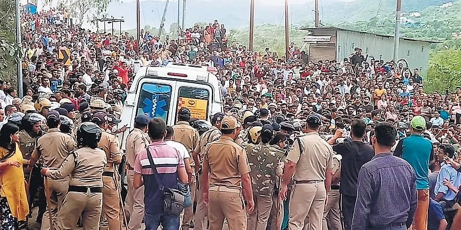 ರೆಸಾರ್ಟ್ಗೆ 'ಹುಡುಗಿಯರನ್ನು ಕರೆಸಿಕೊಳ್ಳುತ್ತಿದ್ದರು': ಪುಲ್ಕಿತ್ ಆರ್ಯ ವಿರುದ್ಧ ರೆಸಾರ್ಟ್ನ ಮಾಜಿ ಉದ್ಯೋಗಿ ಆರೋಪ!