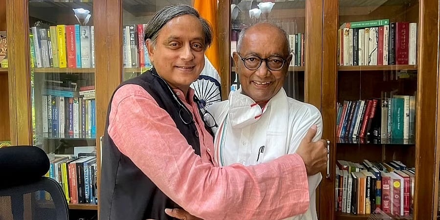 ನಮ್ಮದು ಸೌಹಾರ್ದ ಸ್ಪರ್ಧೆ, ಪ್ರತಿಸ್ಪರ್ಧಿಗಳ ನಡುವಿನ ಕದನ ಅಲ್ಲ: ದಿಗ್ವಿಜಯ ಸಿಂಗ್ ಭೇಟಿ ಬಳಿಕ ಶಶಿ ತರೂರ್