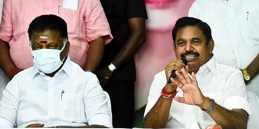 ಎಐಎಡಿಎಂಕೆ ನಾಯಕತ್ವ ವಿವಾದ: ಪಳನಿಸ್ವಾಮಿ ಪರ ಮದ್ರಾಸ್ ಹೈಕೋರ್ಟ್ ಆದೇಶ, 'ಸುಪ್ರೀಂ' ಕದ ತಟ್ಟಲು ಪನ್ನೀರ್ ಸೆಲ್ವಂ ಸಿದ್ಧತೆ