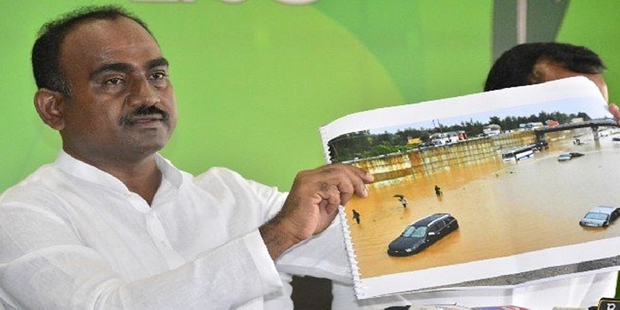 ಬೆಂಗಳೂರು-ಮೈಸೂರು ಎಕ್ಸ್ ಪ್ರೆಸ್ ವೇ ಕಾಮಗಾರಿಯಲ್ಲಿ ಹಗರಣ ಆರೋಪ: ಸಿಬಿಐ ತನಿಖೆಗೆ ಮಾಗಡಿ ಶಾಸಕ ಆಗ್ರಹ