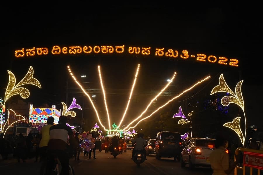 ದೀಪಾಲಂಕೃತ ಸಯ್ಯಾಜಿರಾವ್ ರಸ್ತೆ