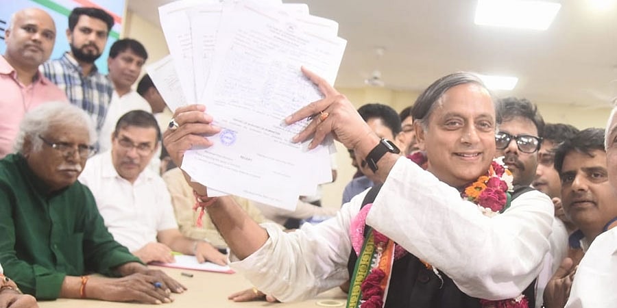 ಕಾಂಗ್ರೆಸ್ ಅಧ್ಯಕ್ಷ ಚುನಾವಣೆ: ಶಶಿ ತರೂರ್ ನಾಮಪತ್ರ ಸಲ್ಲಿಕೆ