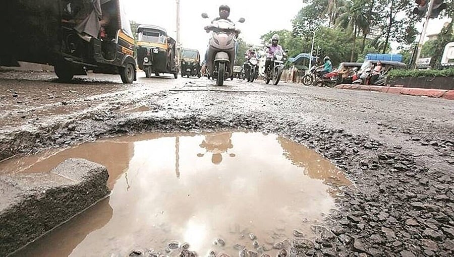 ಬೆಂಗಳೂರು: ಶೀಘ್ರವೇ 1,051 ರಸ್ತೆ ಗುಂಡಿ ಮುಚ್ಚಲು ಸೂಚನೆ