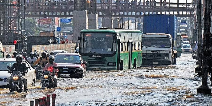ಸಂದರ್ಶನ: ಬೆಂಗಳೂರು ವಾಸಯೋಗ್ಯವಾಗಲು ನಾಗರಿಕ ಸಮಾಜ ತನ್ನ ಜವಾಬ್ಜಾರಿಯುತ ಪಾತ್ರವನ್ನು ನಿರ್ವಹಿಸಬೇಕು: ತಜ್ಞರು