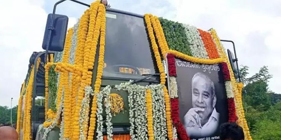 ಮಣ್ಣಲ್ಲಿ ಮಣ್ಣಾದ ಉಮೇಶ್ ಕತ್ತಿ, ಬಾಗೇವಾಡಿ ಸಾಹುಕಾರನಿಗೆ ಭಾವಪೂರ್ಣ ವಿದಾಯ