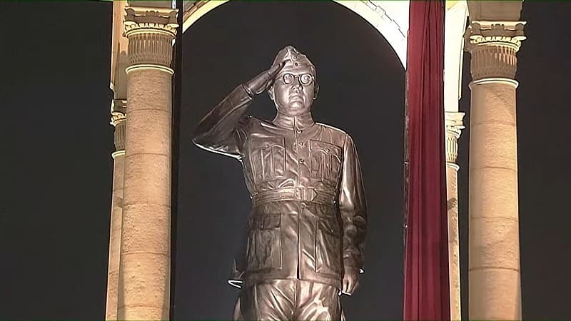 ನೇತಾಜಿ ಪ್ರತಿಮೆ