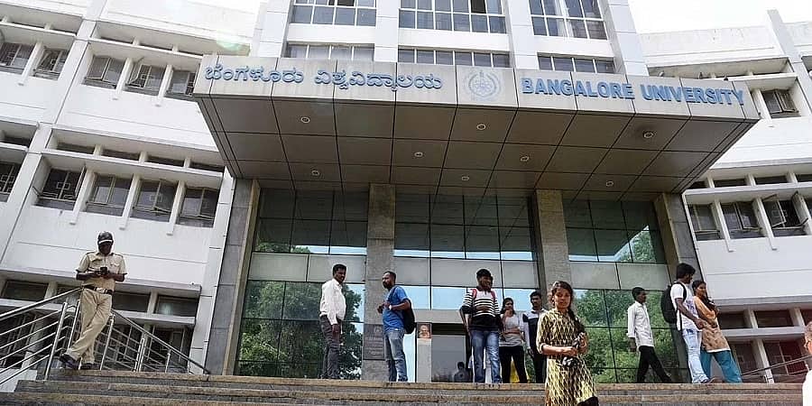 ಬೆಂಗಳೂರು ವಿವಿ ಕ್ಯಾಂಪಸ್ ನಲ್ಲಿ ಗಣೇಶ ದೇವಾಲಯ: ಕೇಸರಿಕರಣಕ್ಕೆ ಬಿಜೆಪಿ ಯತ್ನ ಎಂದು ವಿದ್ಯಾರ್ಥಿಗಳ ಆರೋಪ, ಪ್ರತಿಭಟನೆ