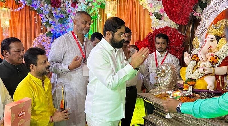 ಶಕ್ತಿ ಕಪೂರ್, ಸುನೀಲ್ ಶೆಟ್ಟಿ, ಜಾಕಿ ಶ್ರಾಫ್ ಮತ್ತು ಚಲನಚಿತ್ರ ನಿರ್ಮಾಪಕ ಭೂಷಣ್ ಕುಮಾರ್ ಕೂಡ ಸಿಎಂ ಏಕನಾಥ್ ಶಿಂಧೆ ನಿವಾಸದಲ್ಲಿ ಕಾಣಿಸಿಕೊಂಡರು.
