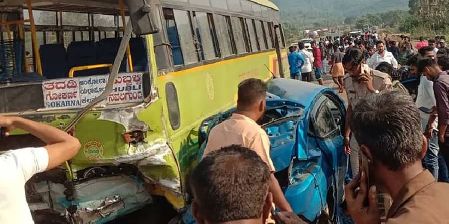 ಅಂಕೋಲಾ ಬಳಿ ಭೀಕರ ಅಪಘಾತ; ಸಾರಿಗೆ ಬಸ್‍ಗೆ ಕಾರು ಡಿಕ್ಕಿ, ತಮಿಳುನಾಡಿನ ನಾಲ್ವರ ಸಾವು