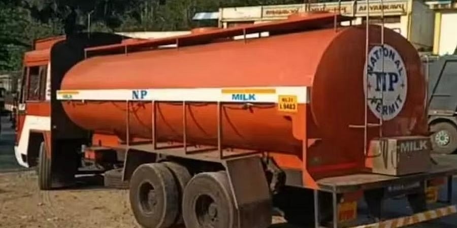 ಕೇರಳ: ಹೈಡ್ರೋಜನ್ ಪೆರಾಕ್ಸೈಡ್ ಮಿಶ್ರಿತ 15,300 ಲೀಟರ್ ಹಾಲು ಸಾಗಿಸುತ್ತಿದ್ದ ಟ್ಯಾಂಕರ್ ಜಪ್ತಿ