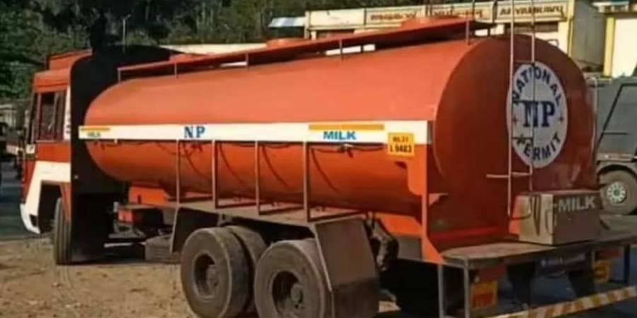 ಕೇರಳ: ಹೈಡ್ರೋಜನ್ ಪೆರಾಕ್ಸೈಡ್ ಮಿಶ್ರಿತ 15,300 ಲೀಟರ್ ಹಾಲು ಸಾಗಿಸುತ್ತಿದ್ದ ಟ್ಯಾಂಕರ್ ಜಪ್ತಿ