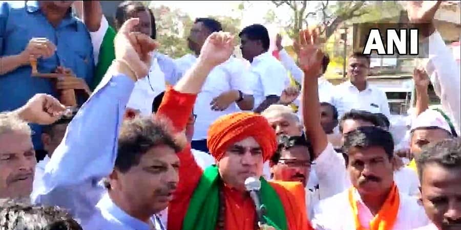 ಹಾವೇರಿ: ಸಿಎಂ ಬೊಮ್ಮಾಯಿ ನಿವಾಸದ ಎದುರು ಪಂಚಮಸಾಲಿಗರ ಪ್ರತಿಭಟನೆ