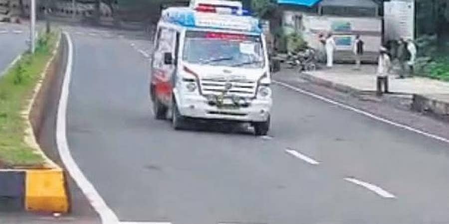 108 ಆಂಬ್ಯುಲೆನ್ಸ್: ಸೇವಾ ಸಂಸ್ಥೆ ಬದಲಾಯಿಸಲು ಟೆಂಡರ್, ಬಿಡ್ ದಾರರೇ ಇಲ್ಲ!