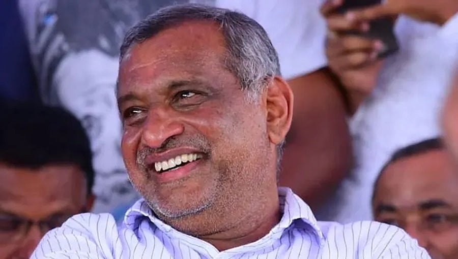 'ಅಪ್ಪ, ಮಕ್ಕಳು, ಮೊಮ್ಮಕ್ಕಳು, ಹೆಂಡತಿಯರು ಎಲ್ಲರೂ ದೋಚಲು ಶುರು ಮಾಡಿದ್ದಾರೆ; ದೋಚಿದ್ದು, ಬಾಚಿದ್ದು ನಂಬಿಕೊಂಡು ನಾನು ಬದುಕಲ್ಲ'