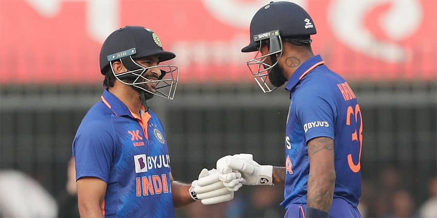 ಗಿಲ್, ರೋ'ಹಿಟ್'' ಶತಕ, ಪಾಂಡ್ಯಾ ಸ್ಫೋಟಕ ಬ್ಯಾಟಿಂಗ್: ನ್ಯೂಜಿಲೆಂಡ್ ಗೆ ಗೆಲ್ಲಲು 386 ರನ್ ಗಳ ಬೃಹತ್ ಗುರಿ
