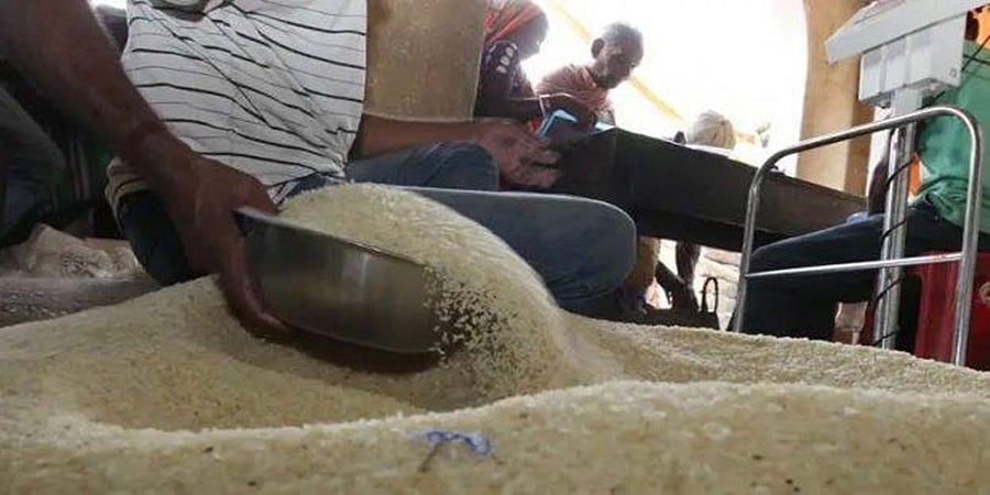 ಎಪಿಎಲ್ ಪಡಿತರ ಅಕ್ಕಿ ಅಸಮರ್ಪಕ ಪೂರೈಕೆ: ಕುಂಭಕರ್ಣ ನಿದ್ಧೆಯಲ್ಲಿ ರಾಜ್ಯ ಸರ್ಕಾರ- ಜೆಡಿಎಸ್ ಆಕ್ರೋಶ